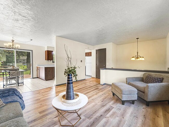 Building Photo - 5131 Lakewind Dr