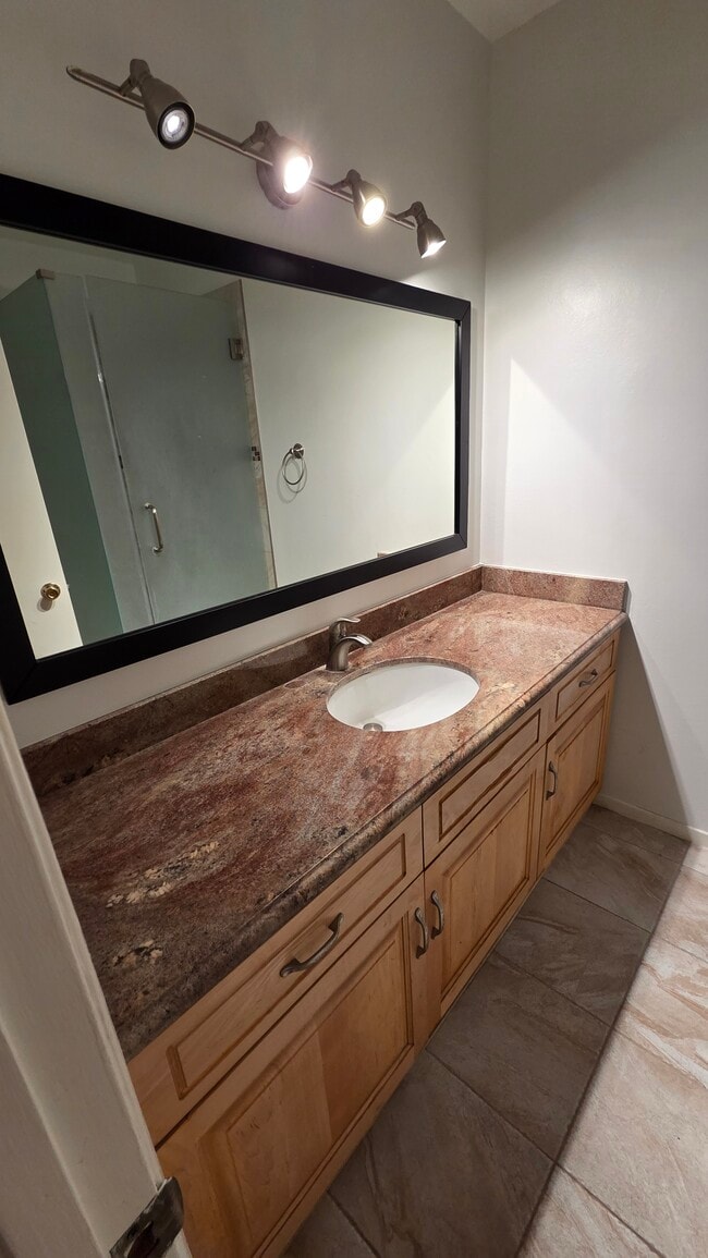 Master Bathroom - 12830 Burbank Blvd