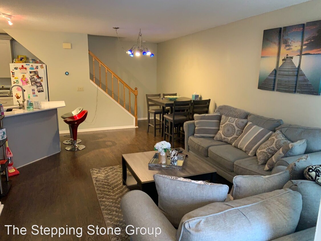 Primary Photo - 2 br, 1 bath House - 10045 Russell Avenue ...