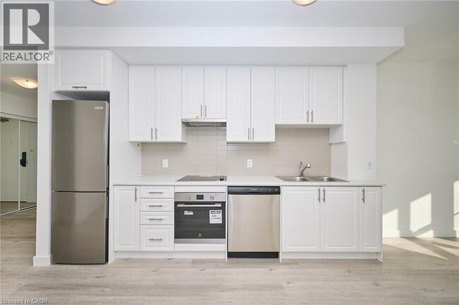 Building Photo - 461 Green Rd