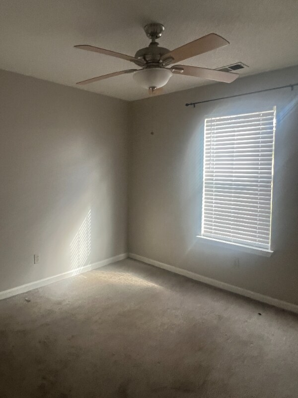 Foto del edificio - 2550 Reese Lake Cir