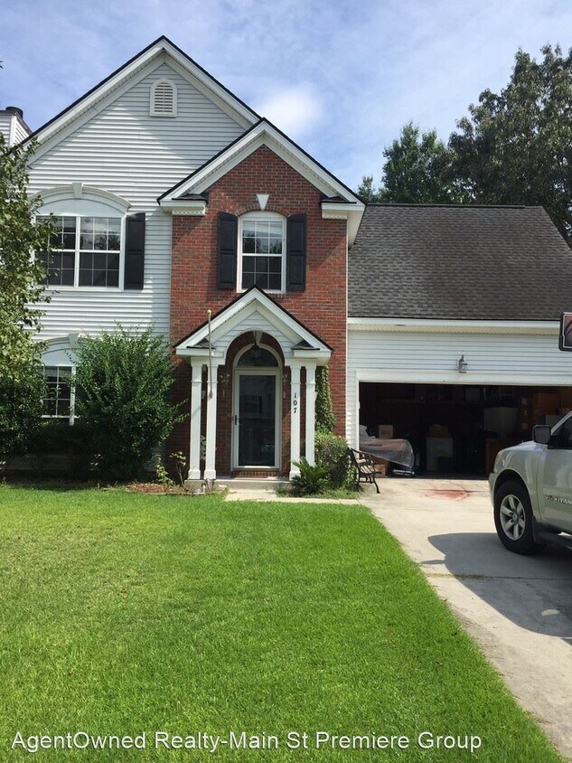 3 br, 2.5 bath House 107 Lindenwood Court House Rental in Goose Creek, SC