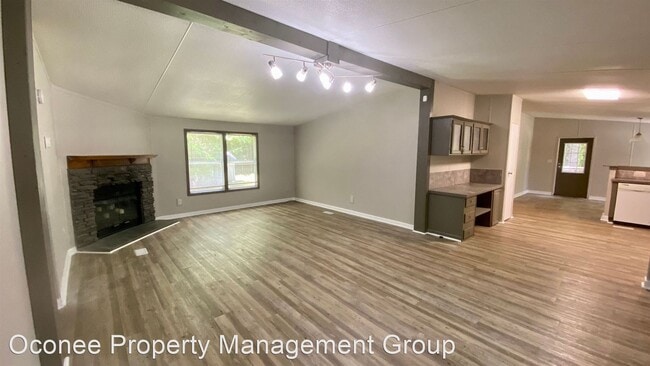 Building Photo - 3 br, 2 bath House - 101 Blue Branch Court