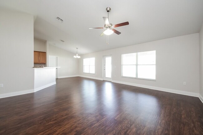 Building Photo - 3633 Doe Run Dr