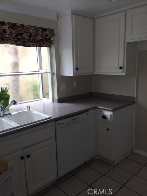 Foto del edificio - 22276 Summit Hill Dr