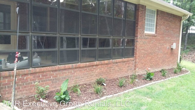 Building Photo - 507 Rosewood Dr
