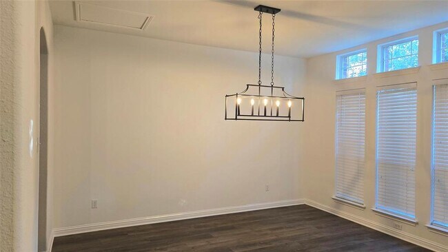 Foto del edificio - 306 Saddle Ridge Dr
