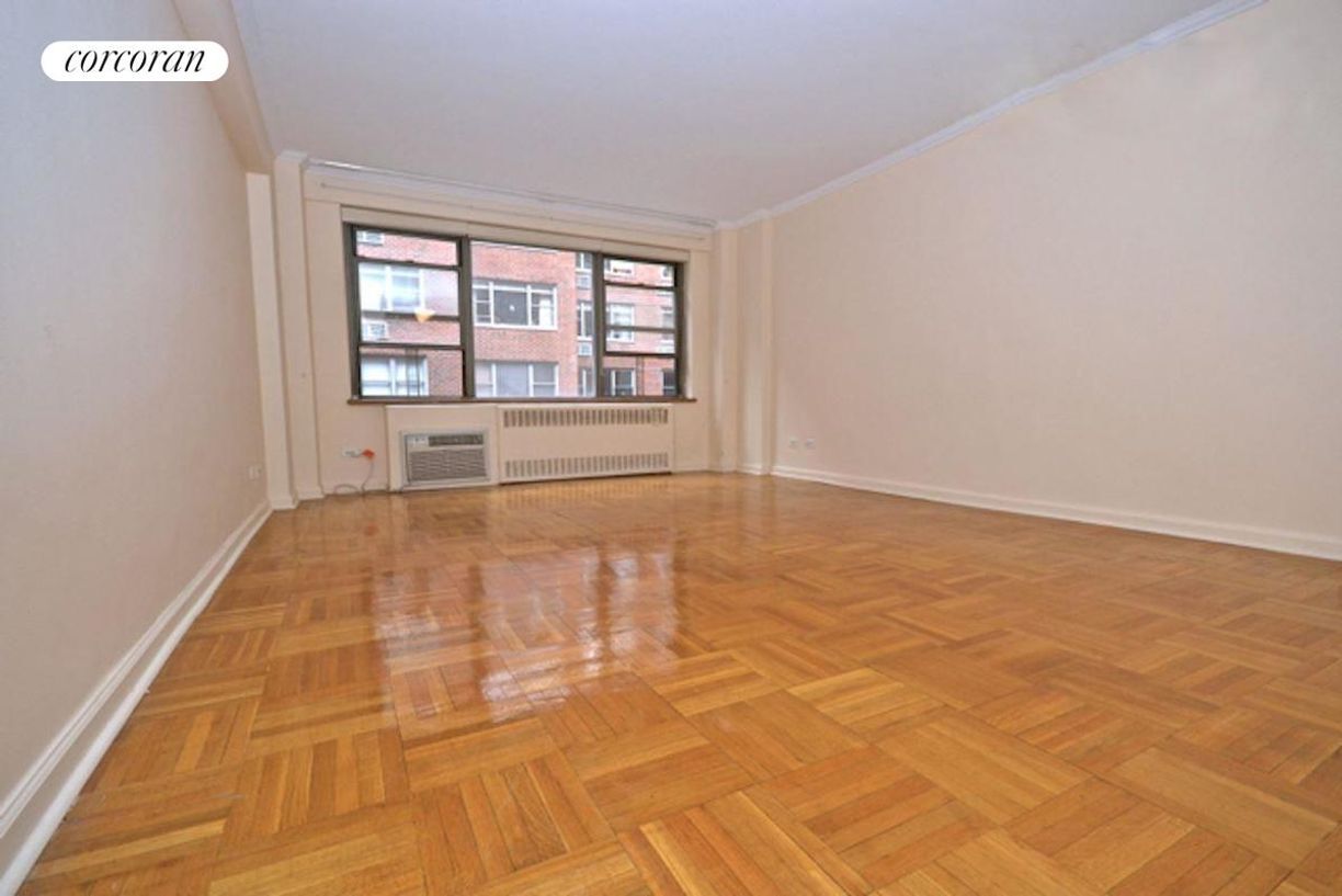 Foto principal - 420 E 55th St