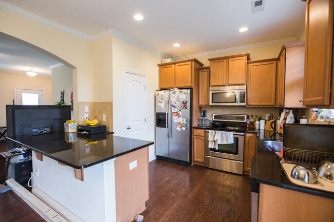 Photo - 3 bedroom townhome just minutes from Duke!! Located in the popular Thompson Ridge Community!