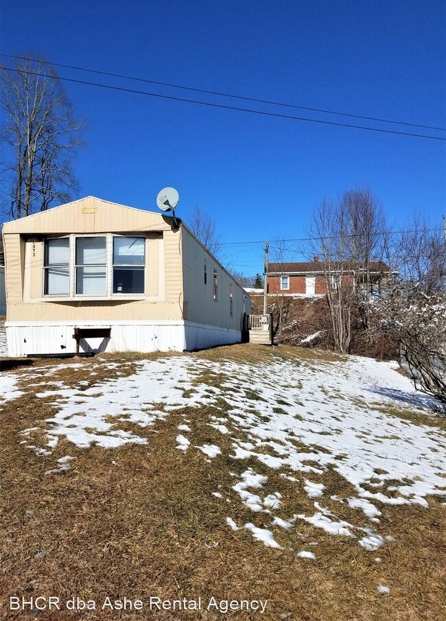 Building Photo - 3 br, 1.5 bath House - 2979 Hwy 16 N. Unit #3