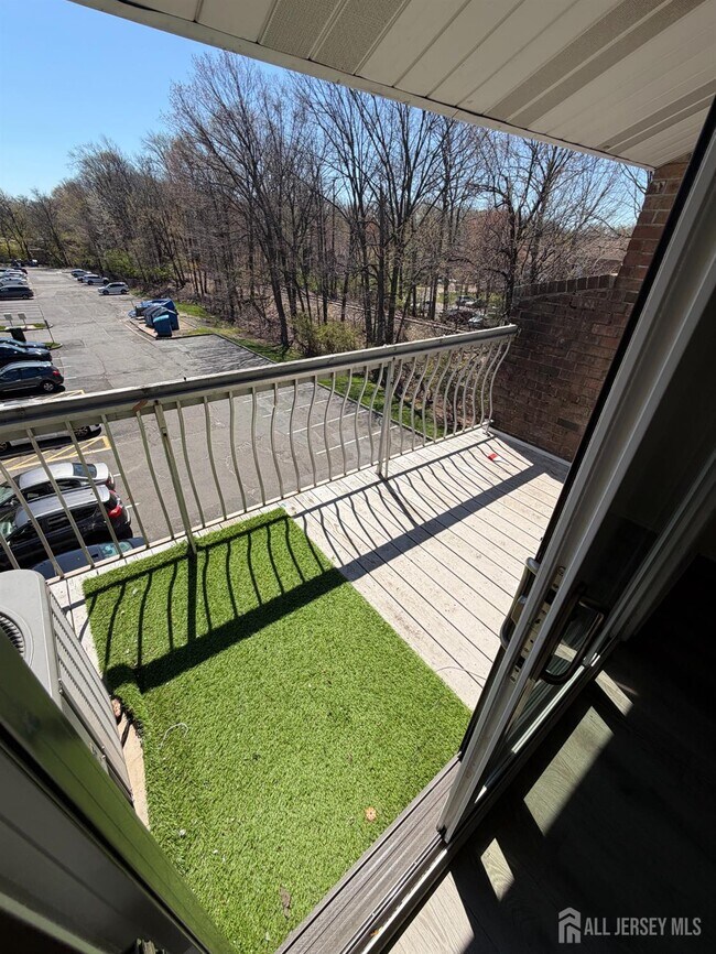 Building Photo - 510 Edison Glen Terrace