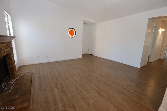 Building Photo - 1751 E Reno Ave