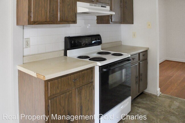 Building Photo - 3 br, 2.5 bath House - 10039 Campus Way South