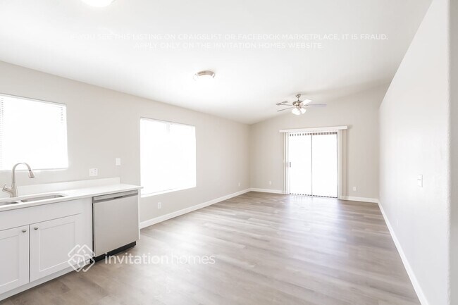 Building Photo - 8647 W Mariposa Dr