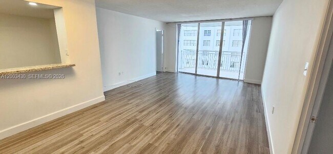 Foto del edificio - 18051 Biscayne Blvd