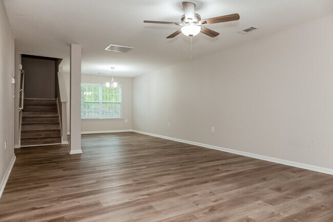 Foto del edificio - 1924 Eastway Dr