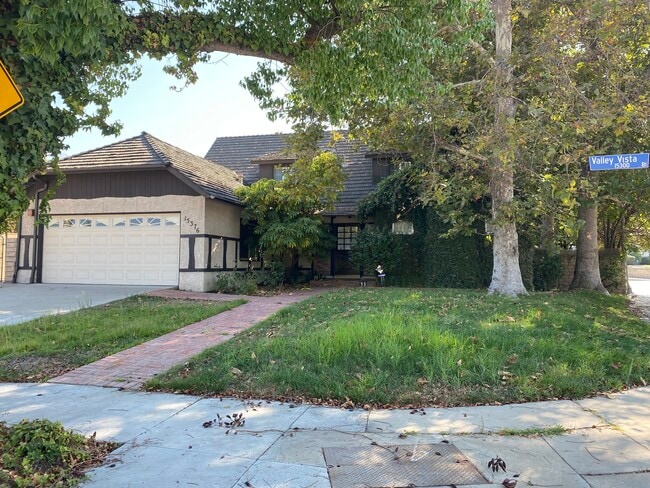 Building Photo - 15376 Valley Vista Blvd