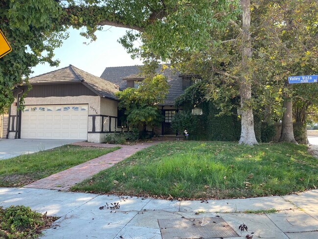 Foto del edificio - 15376 Valley Vista Blvd