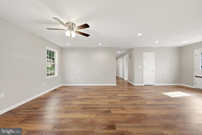 Foto del edificio - 640 Jenkins Ln