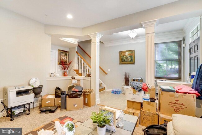 Building Photo - 456 Ferdinand Day Dr