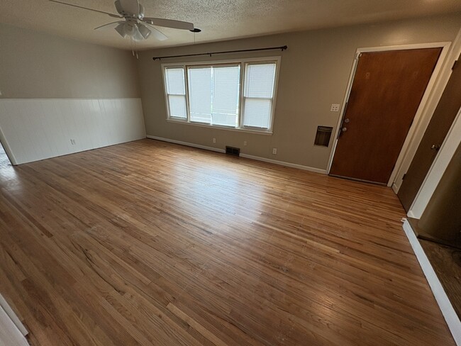 Building Photo - 8915 E 3rd Pl