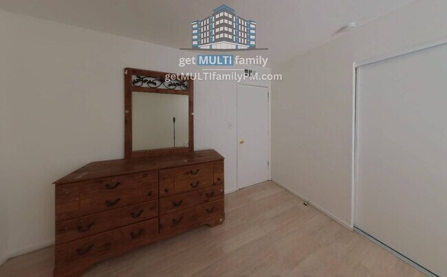 Foto del edificio - 327 E Vine Cir