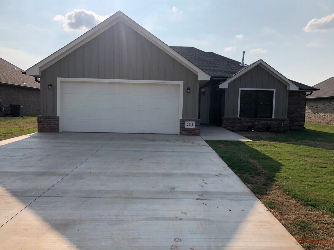 Foto principal - 2118 N Grandview St