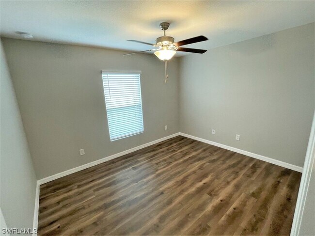 Foto del edificio - 1405 SW 1st St