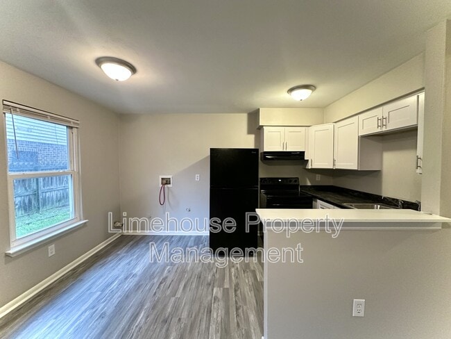 Building Photo - 9117 Chesapeake Blvd