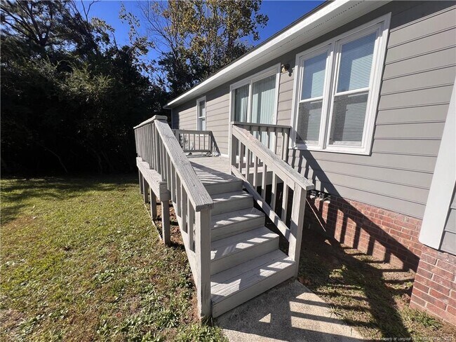 Building Photo - 4152 Village Dr