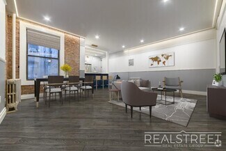 Building Photo - NEWLY RENOVATED 3 BED 2 BATH APT in Brookl...