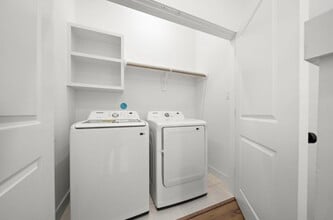 Building Photo - 835 Elkhart St