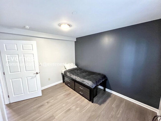 Building Photo - 6 Bob Cat Ct