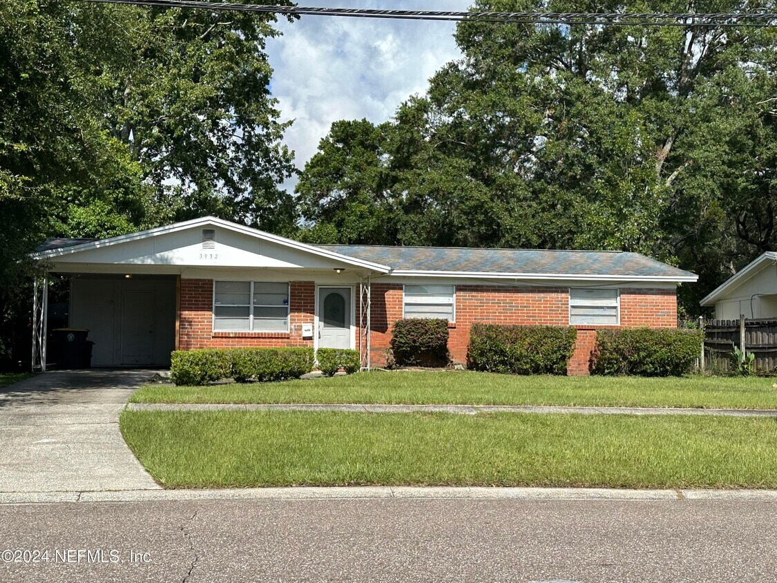 Primary Photo - 3932 Lane Ave S