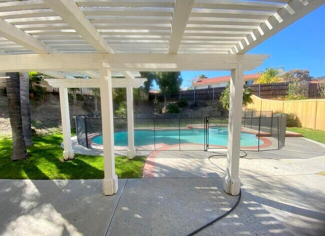 Foto del edificio - Wolf Valley Estates - Pool and Spa - Pets ...