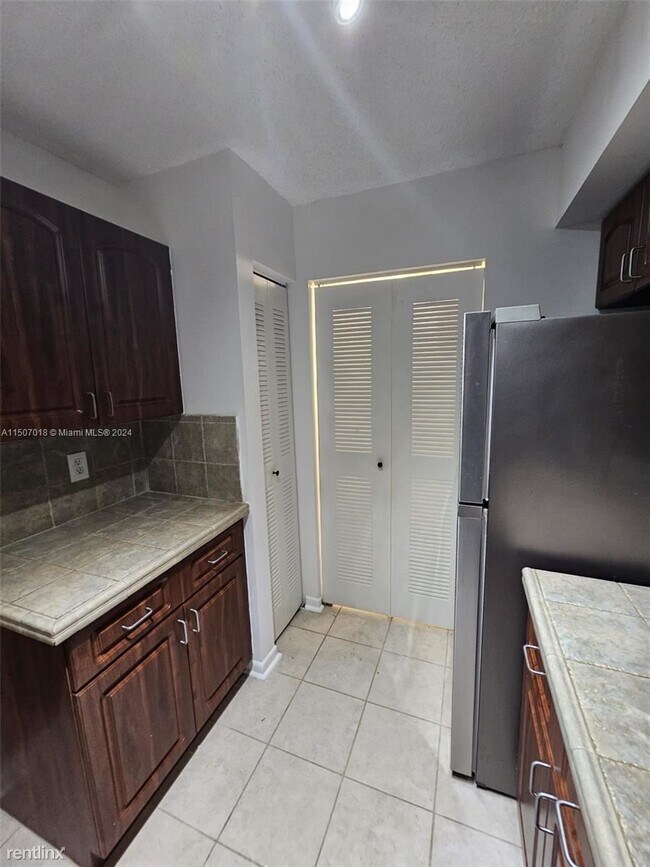 Foto del edificio - 3 br, 2 bath House - 1715 Village Blvd Apt...