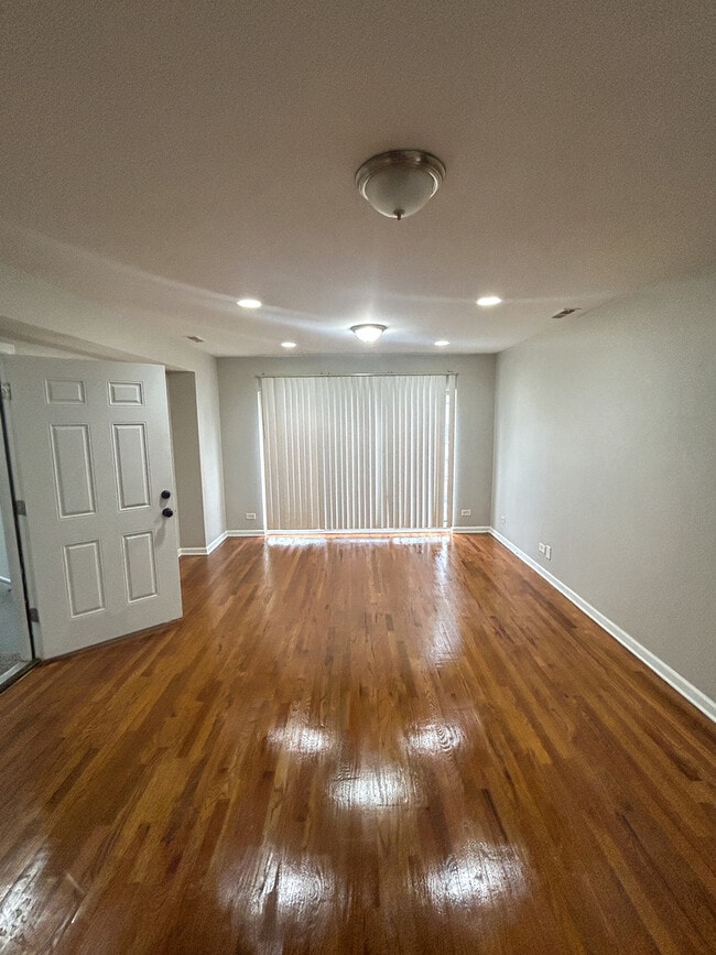 Foto del edificio - 6344 S Rhodes Ave