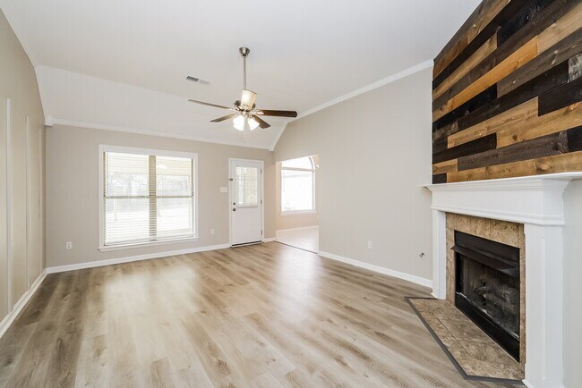 Building Photo - 145 Seawood Dr