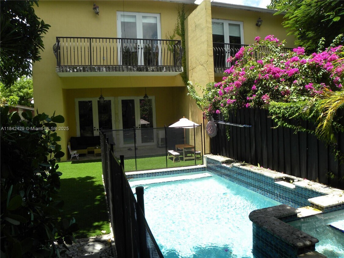 Foto principal - 3532 SW 23rd Ter