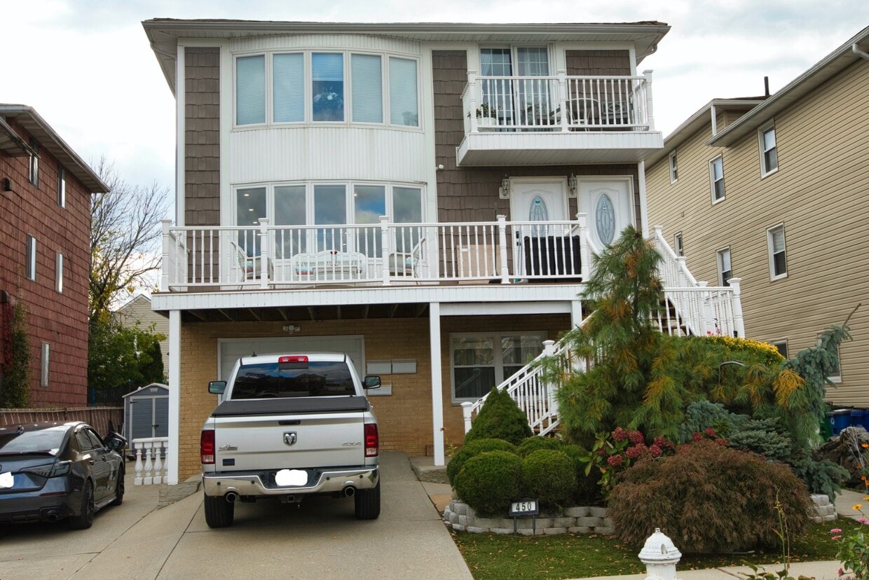 Primary Photo - 450 Jefferson Ave
