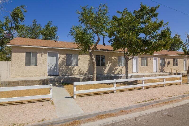 Primary Photo - 2610 Desert St