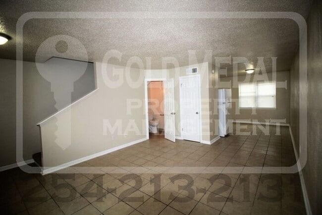 Building Photo - 3904 Charolais Dr