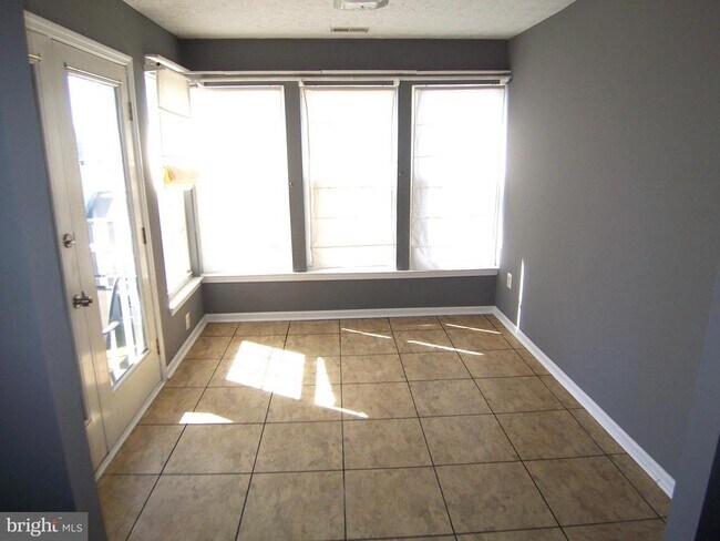 Foto del edificio - 902 Swallow Crest Ct