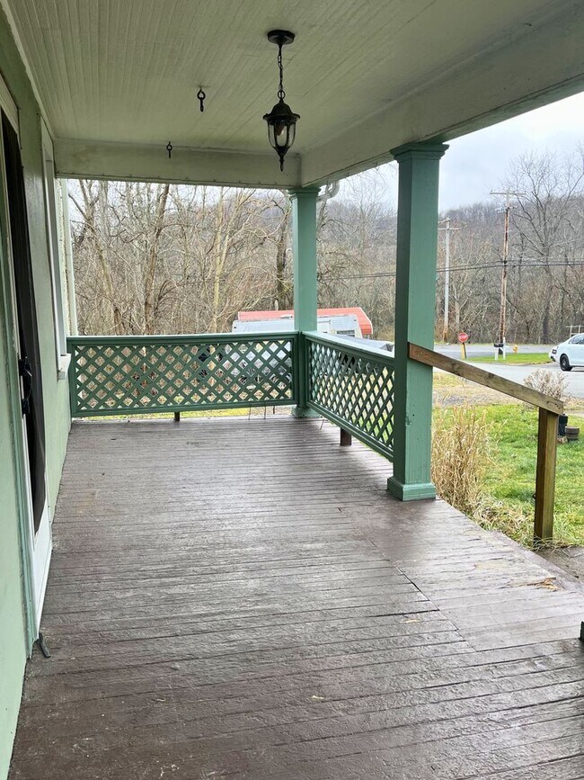 Building Photo - **** THIS PROPERTY HAS AN APPROVED APPLICA...