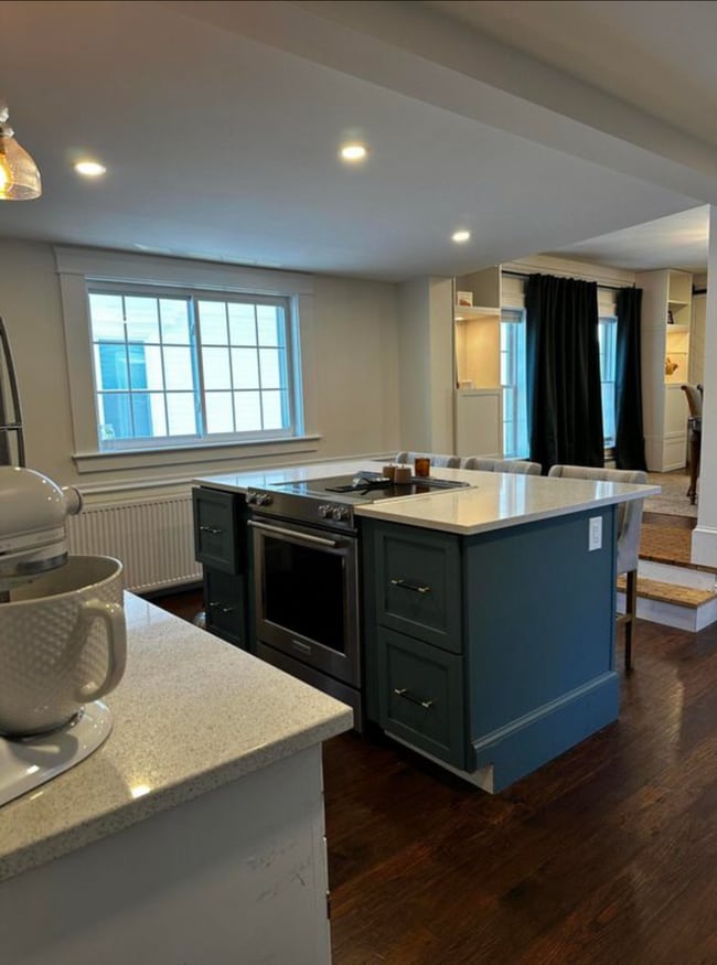 Building Photo - 36 South St