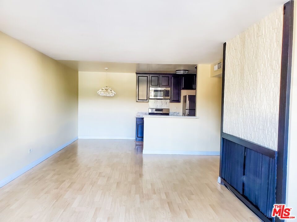 421 S La Fayette Park Pl Unit 201, Los Angeles, CA 90057 Room for