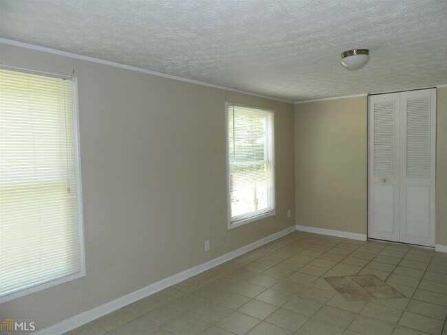 Building Photo - 3082 Bromley Rowe
