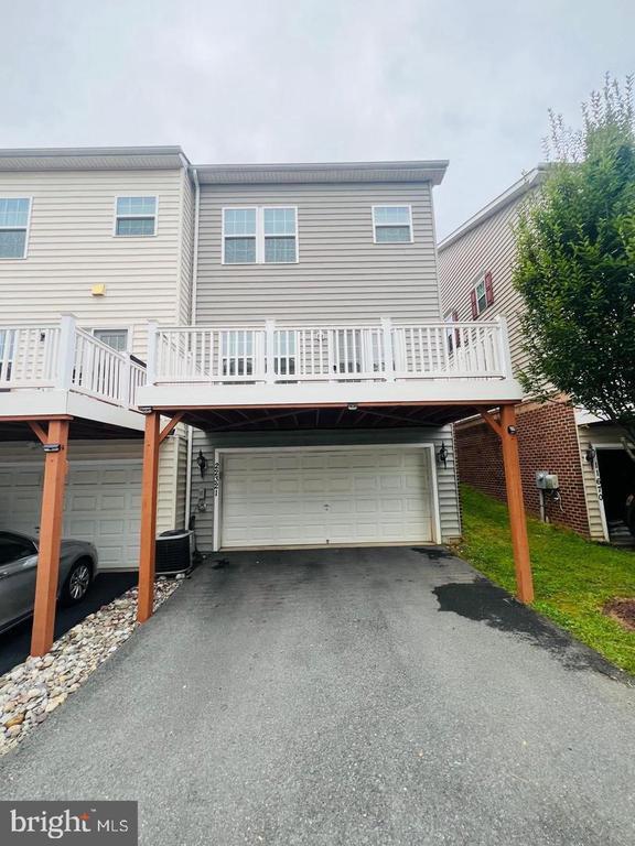 Foto del edificio - 22321 Honey Hill Ln