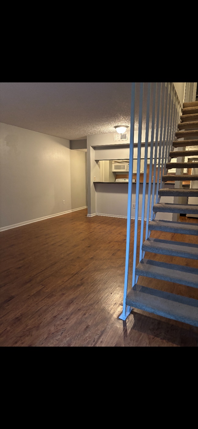 Building Photo - 1635 Quail Hollow Rd