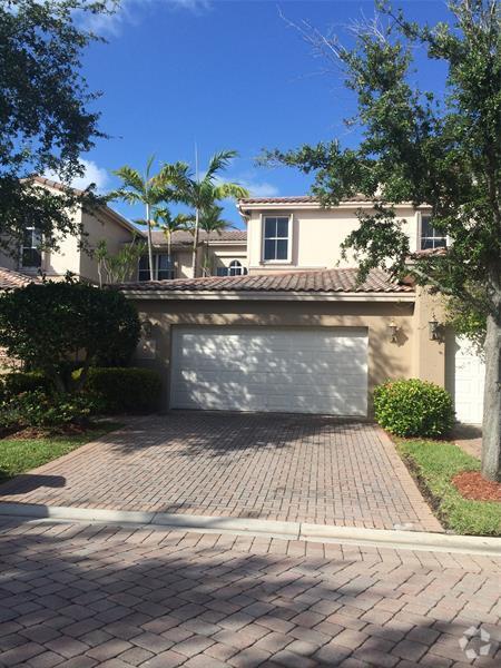Building Photo - 886 Spinnaker Dr